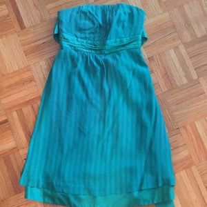 Green strapless dress